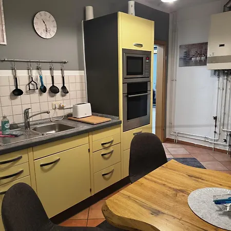 Apartment Preis Stadtoase Hbf Am Bahnhof Fuer Max 3 Personen Mit Boxspringbetten Schlafcouch Kueche Und 2x Tv Salzwedel