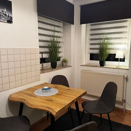 Preis Stadtoase Hbf Am Bahnhof Fuer Max 3 Personen Mit Boxspringbetten Schlafcouch Kueche Und 2x Tv Salzwedel